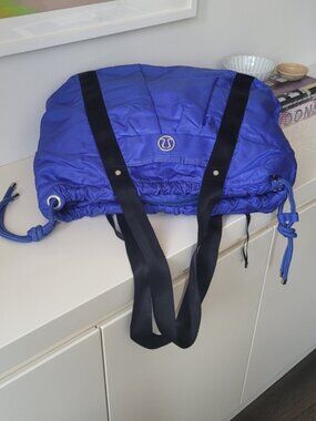 LULULEMON Athletica Efforttless Blue Tote